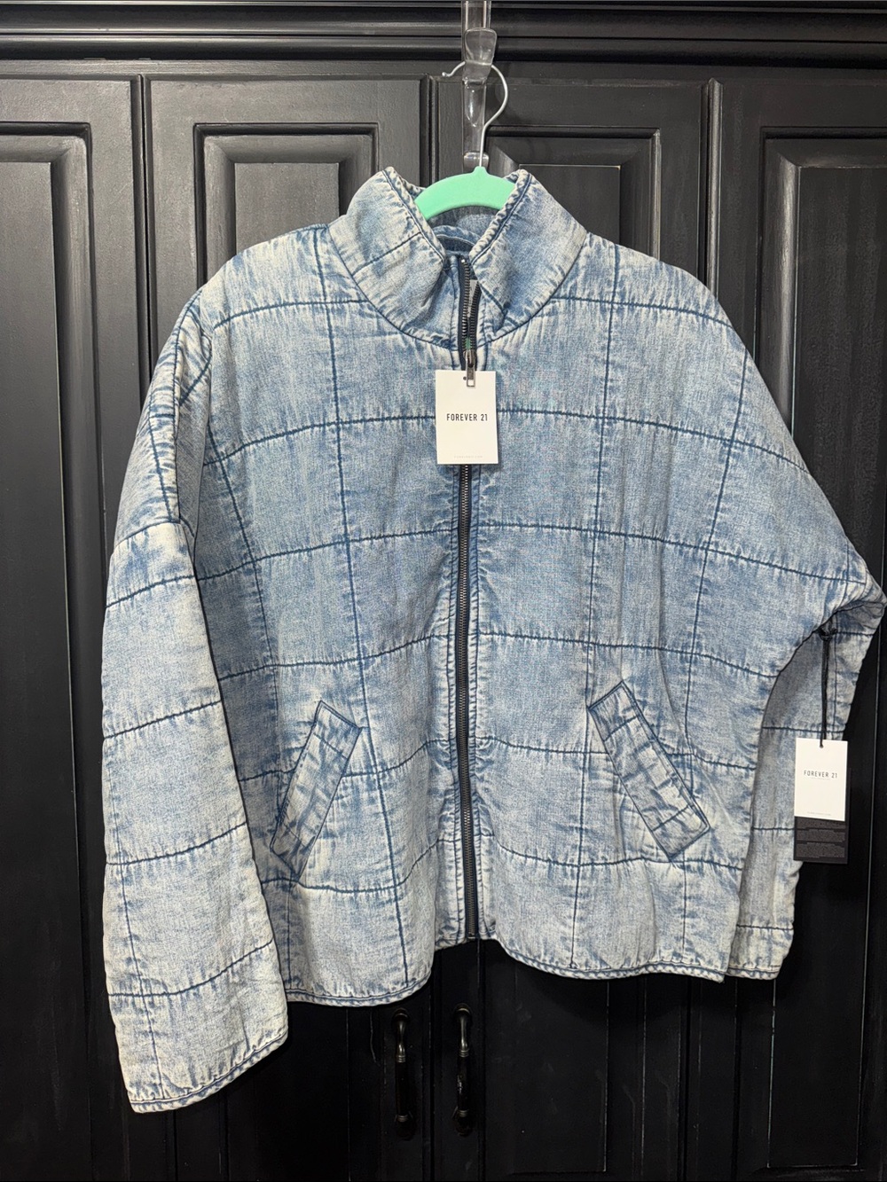 NWT Oversized Women’s Light Wash Blue Quilted Jacket - XS